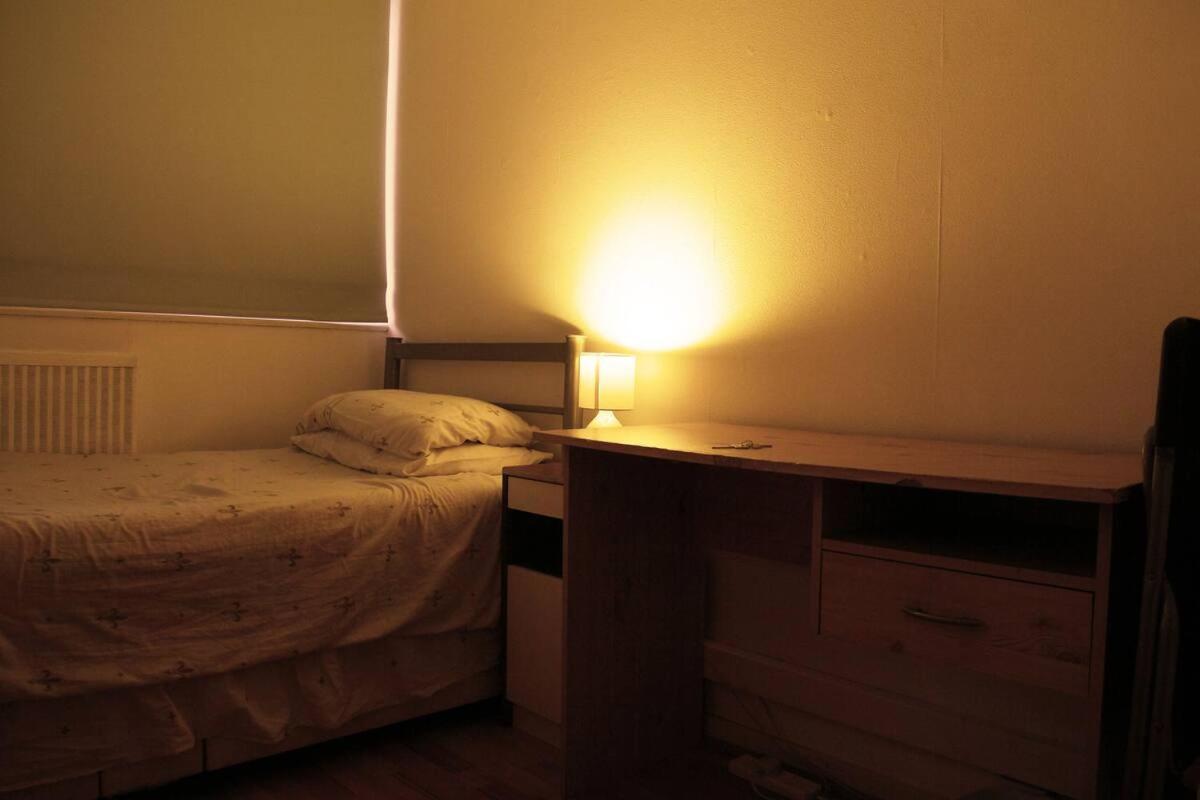 Double Room In Private Apartment London Ngoại thất bức ảnh